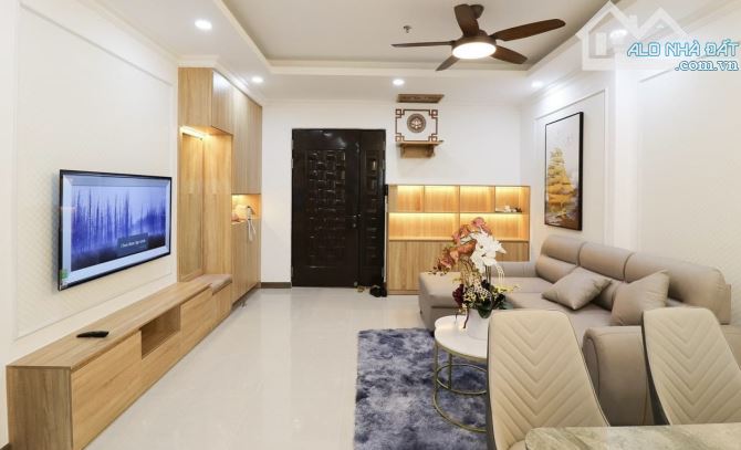 Hết khả năng trả lãi cần ra gấp căn hộ 70m2, 2PN Sunshine City, khu PMH, Tân Phú, Quận 7