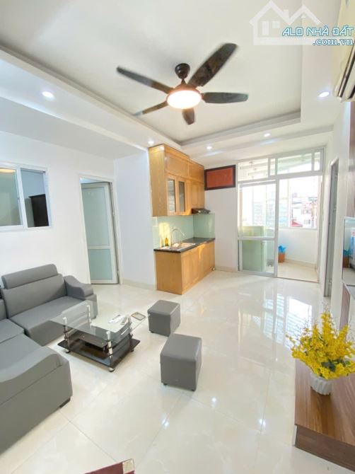 CHUNG CƯ THANH XUÂN, 56M², 2 NGỦ ĐẸP, BAN CÔNG RỘNG, Ô TÔ ĐỖ CỬA, GẦN PHỐ