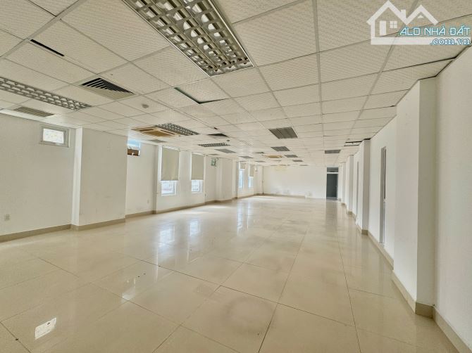 Văn phòng quận Hải Châu giá chỉ 133.000đ/m2. LH OFFICE DANANG nhận thông tin ngay.