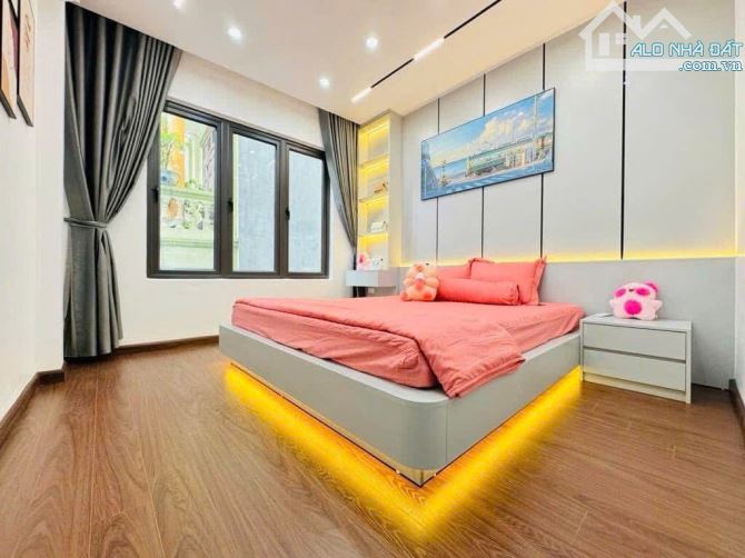 Nhà Phố Hoa Lâm, đường trước cửa nhà ô tô tránh, xe ô tô vào nhà, hơn 7 tỷ, 110m2x3 tầng.