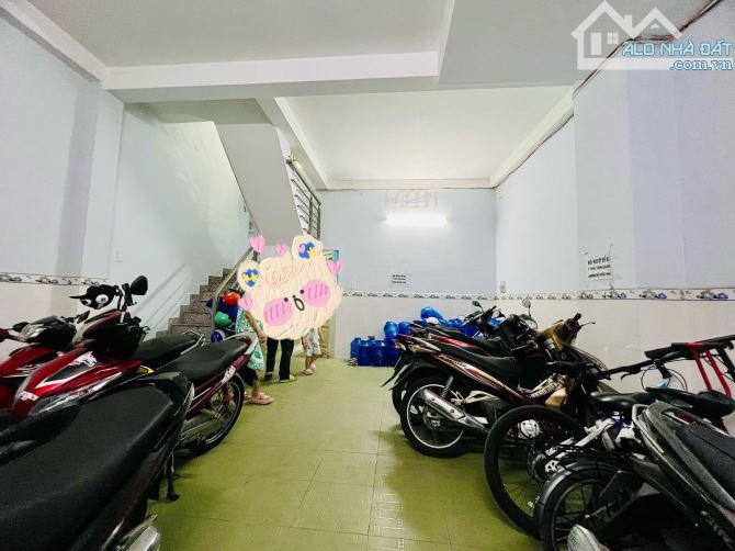 Bán nhà Bùi Xuân Phái 83m2, Tân Phú- Ngang 5,2m2, 4 Tầng, 14 Phòng- Dòng tiền- Hơn 8Tỷ- TL