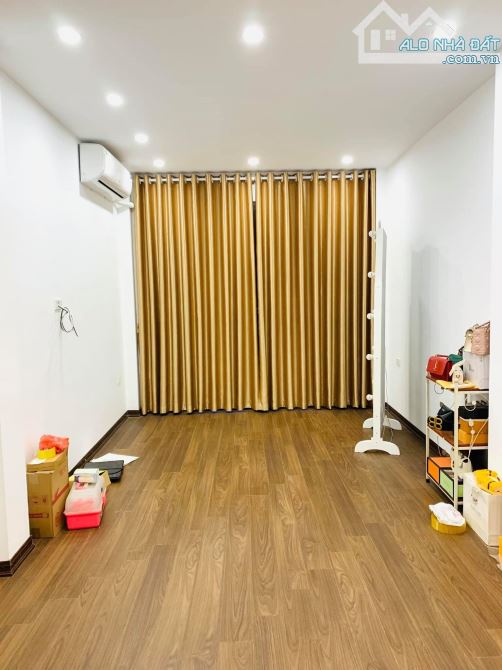 Phân lô Nguyễn Chí Thanh, ô tô tránh, 2 mặt ngõ. 50m2 x 4 tầng, giá 15 tỷ