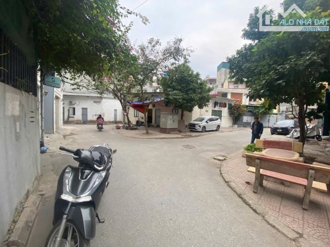 BÁN ĐẤT KINH DOANH CỰ KHỐI LONG BIÊN  48m , MT 6.3 M Ô TÔ THÔNG KINH DOANH, VỈA HÈ