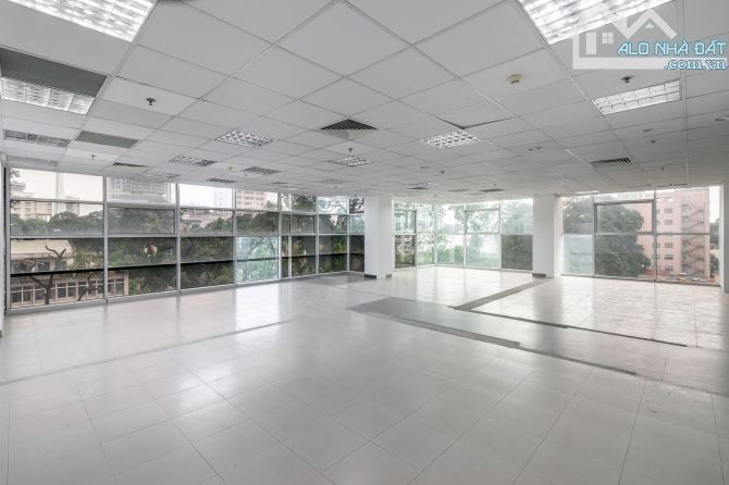 VĂN PHÒNG 146 Nguyễn Đình Chiểu 150m-2000m2, giá 650000 vnd/m2/tháng