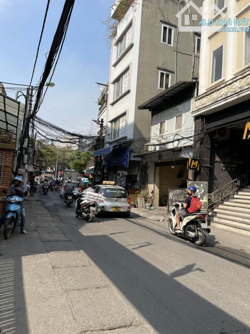 BÁN GẤP NHÀ MẶT NGÕ KINH DOANH. Ô TÔ ĐỖ CỬA. ĐƯỜNG ĐỊNH CÔNG THƯỢNG.