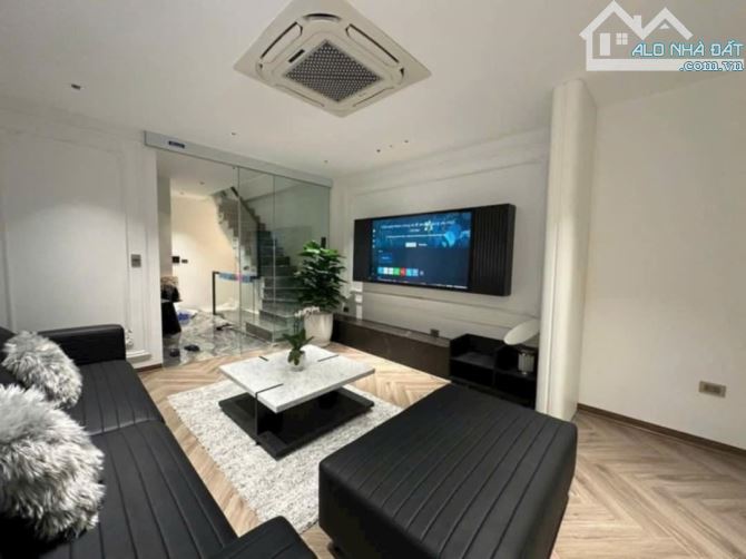 BÁN GẤP NHÀ HOÀNG NHƯ TIẾP - LONG BIÊN 48M x 7T, ÔTÔ, THANG MÁY, FULL NỘI THẤT. NHỈNH 9 TỶ