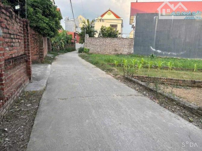 CẦN BÁN 52M YÊN NINH HIỀN NINH - CÁCH TRỤC CHÍNH 30M - THÔNG  Ô TÔ . CHỈ 1,X TỶ