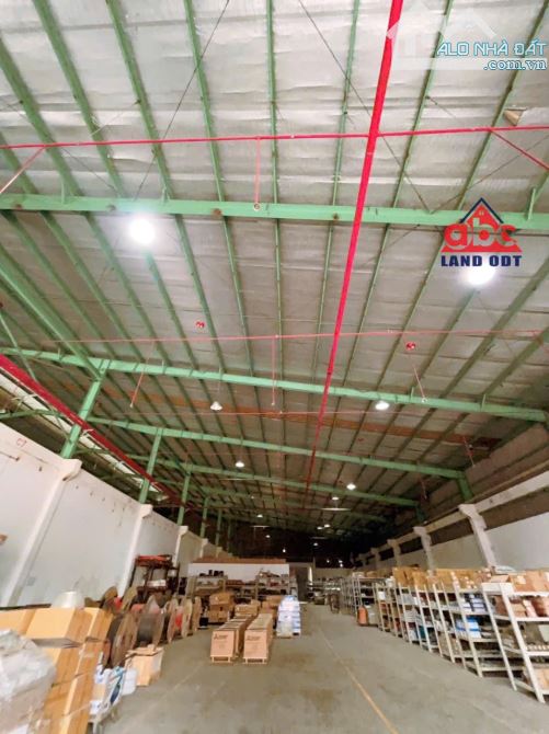 Cho thuê xưởng 2400m2 trong kcn long thành giá tốt dễ tuyển CNV - 1