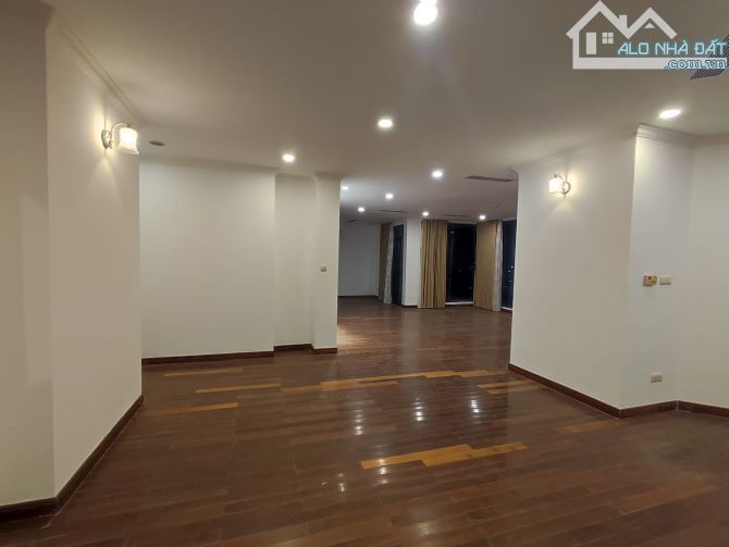 Bán Penthouse Vincom Bà Triệu, DT 380m x 4 ngủ, view toàn cảnh, 43.5 tỷ đồng - 2