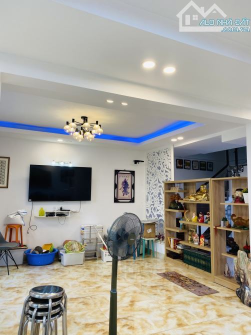 Biệt thự Nguyễn Thị Thập, 138m2, tặng hết nội thất, bán gấp 17 tỷ. - 1