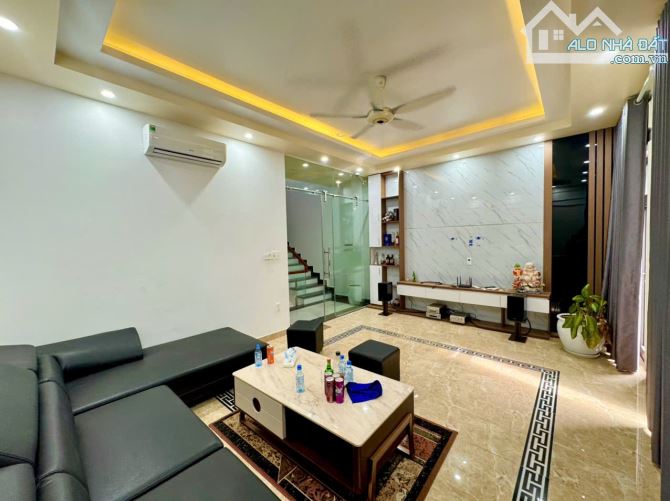 Bán nhà 5 tầng Hoàng Huy Reverside Thượng Lý, Hồng Bàng. Giá chỉ 8,999 tỷ - 1