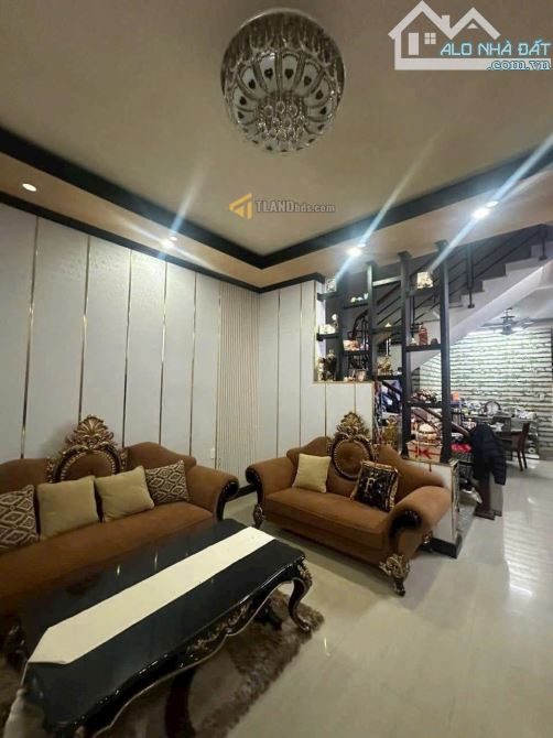 Bán villa 2 tầng,P4,Đà Lạt.Mặt tiền:10,7m. Đường oto,sổ riêng,176.5m2-13.5tỷ - 1