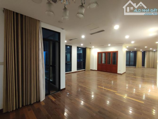 Bán Penthouse Vincom Bà Triệu, DT 380m x 4 ngủ, view toàn cảnh, 43.5 tỷ đồng - 3