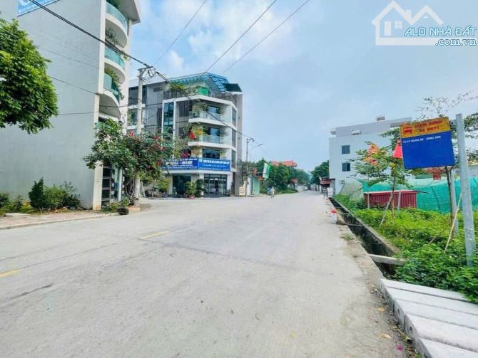 Bán đất Bắc Hồng-55m-  2 mặt thoáng- ô tô vào đất- view Hồ điều hoà- Hơn 2 tỷ - 2