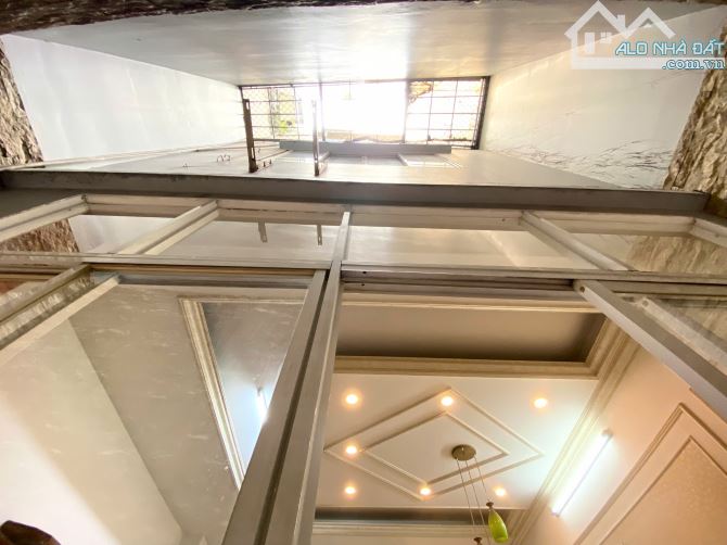 Bán nhà đường Cù Lao Phan Xích Long hẻm xe oto 8m Giá Bán 14 TỶ Gấp Gấp - 2