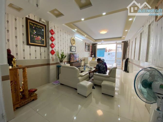 Chủ cần tiền bán gấp nhà hẻm xe oto Phan Đăng Lưu ngay Đường Phan Xích Long - 2