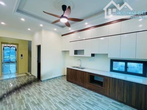 OTO QUA NHÀ - NHÀ ĐẸP THANG MÁY - HỒ TÙNG MẬU, CG ( 40m2 * 7 tầng). GIÁ 10.28 TỶ - 2