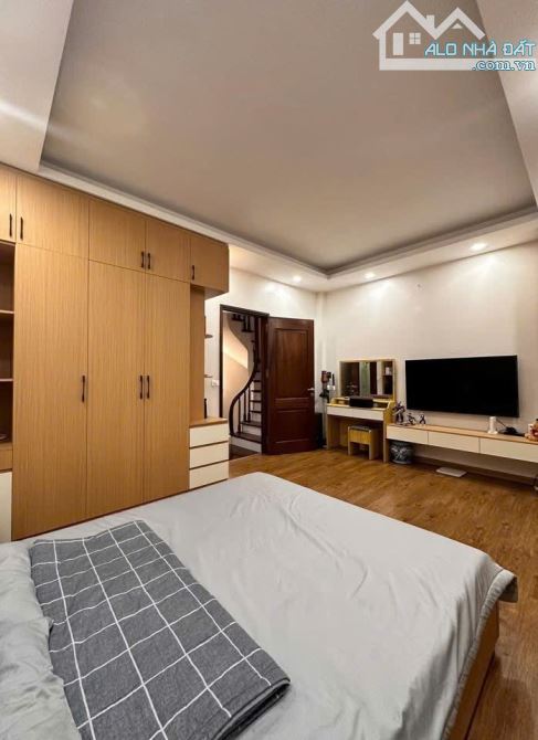 Cho thuê nhà nguyên căn tại ngõ 209 Đội Cấn, Ba Đình, 35m, 4 ngủ, full nội thất - 2