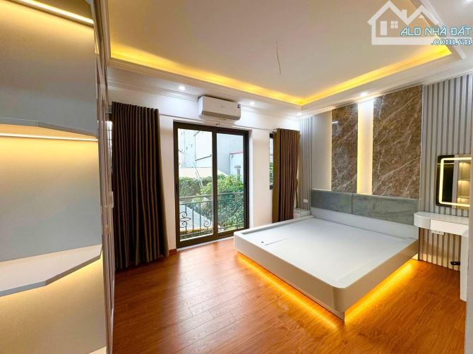 Sổ Đỏ tên tôi bán nhà LÊ QUÝ ĐÔN-NGUYỄN CAO 20m ra phố ngõ 2.8m 48m2 6.22 TỶ - 2