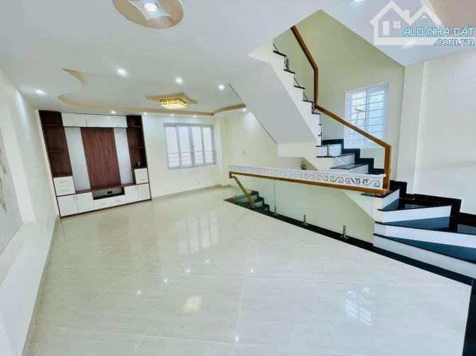 🅰️CẦN BÁN GẤP NHÀ ĐẸP MẶT TIỀN ĐƯỜNG BÀ TRIỆU PHƯỜNG 4 VŨNG TÀU. GIÁ 8.5 TỶ - 3