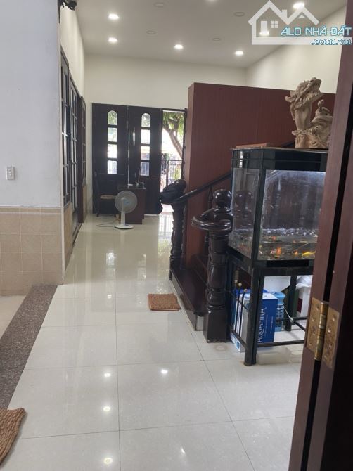 Biệt thự 8x21 lô góc 3 tầng MT Lê Thị Bạch Cát - Lê Đại Hành - 3