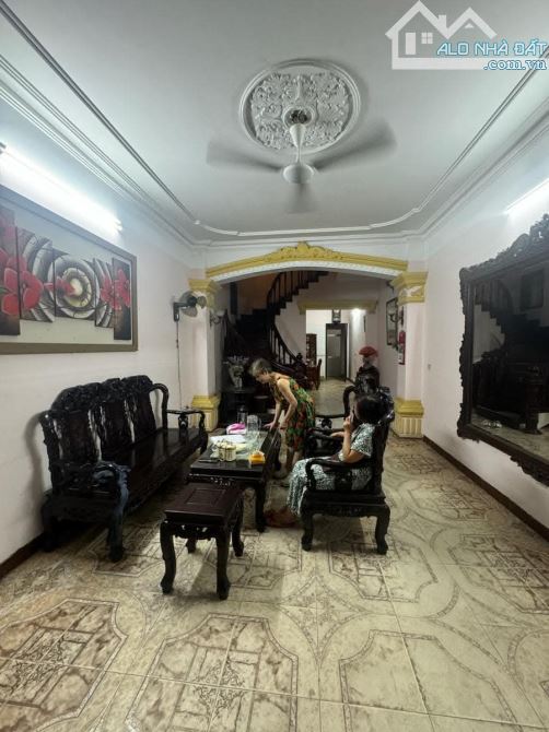 Siêu VIP phố Giảng Võ nhà 5T, DT sử dụng 90m2, Gara. Giá chào 36 tỷ - 3