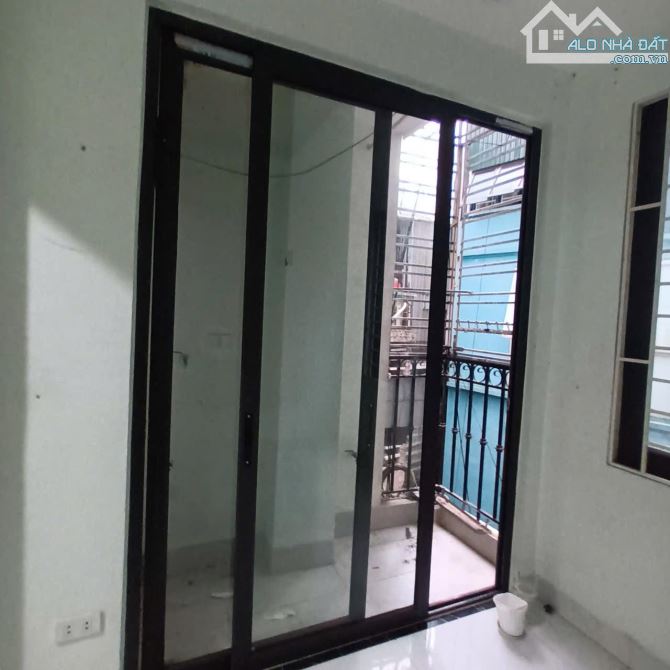 Bán gấp căn hộ chung mi quận Đống Đa, 35m2 siêu xinh đẹp, ở luôn. - 3