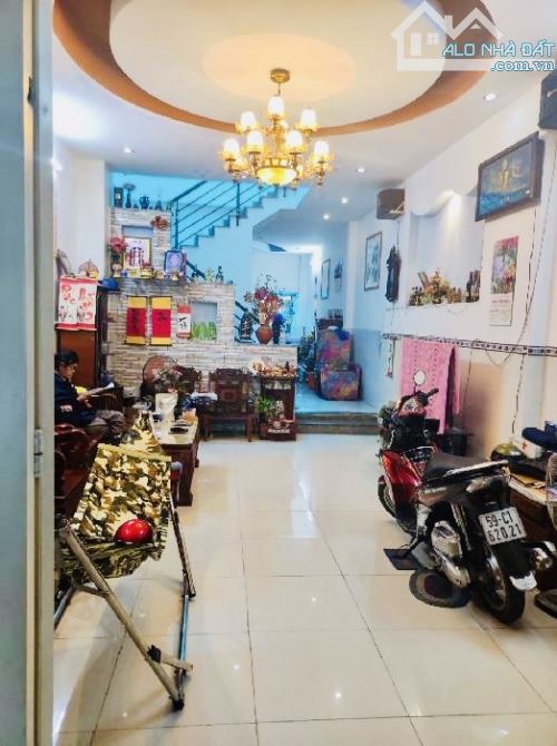 BÁN NHÀ HẺM XE HƠI 7M - XE HƠI NGỦ TRONG NHÀ - GẦN NGUYỄN ẢNH THỦ - 4,4m x 24m - NHỈNH 4ty - 3