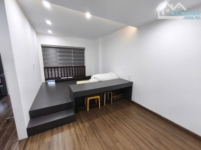 Bán nhà mặt Ngõ phố Xuân Thuỷ ,45m2, 4 tầng ,lô góc ,ô tô ,kinh doanh ,12 tỷ - 3