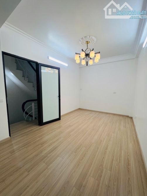 Bán nhà đẹp Quan Hoa Cầu Giấy giá 5.85 - 3