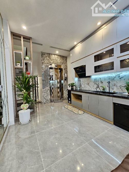 Bán nhà Ngọc Lâm 7 tầng thang máy, gần phố, full nội thất nhỉnh 12 tỷ - 3