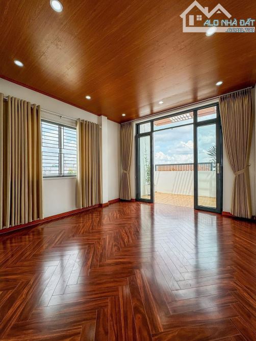 NHÀ 4 TẦNG - MỚI, KIẾN TRÚC TUYỆT ĐẸP MẶT TIỀN ĐƯỜNG NGUYỄN VĂN TRỖI,TO CAO NHẤT TUYẾN - 4