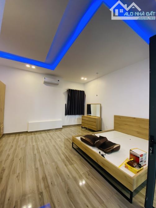 Biệt thự Nguyễn Thị Thập, 138m2, tặng hết nội thất, bán gấp 17 tỷ. - 4