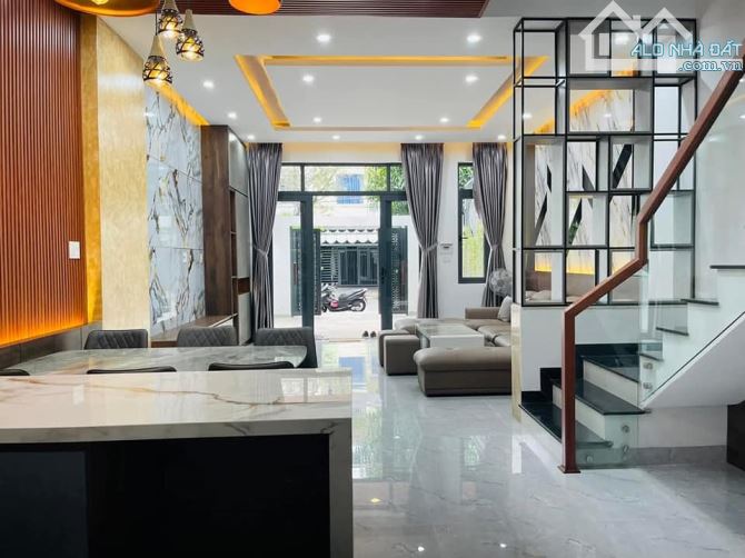 Siêu hót!Nhà Mễ TRÌ Hạ, DT35m2X3.8mt. Nhà quan lộc-Hiếm-Sổ vuông đẹp.Chỉ 5 tỷ hơn - 4