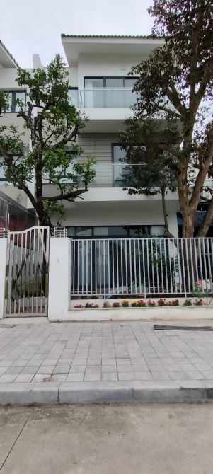 Cho thuê biệt thự Đô Nghĩa Hà Đông, Dt 200m x 3,5T, mt 12 nhà mới đẹp giá 32 triệu - 4