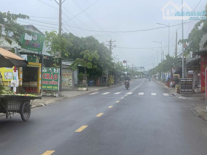 BÁN DÃY TRỌ 11 PHÒNG , THU NHẬP 11 TRIỆU/ THÁNG 200M2 GIÁ 2 TỶ 350 - 4