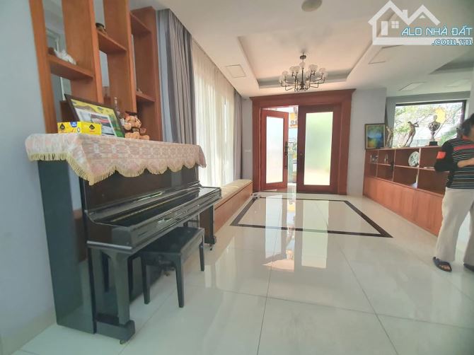 BIỆT THỰ SIÊU VIP 310×M5T, MT 15M, KHU ĐÔ THỊ DỊCH VỌNG - NHÀ ĐẸP, THANG MÁY - KINH DOANH - 4