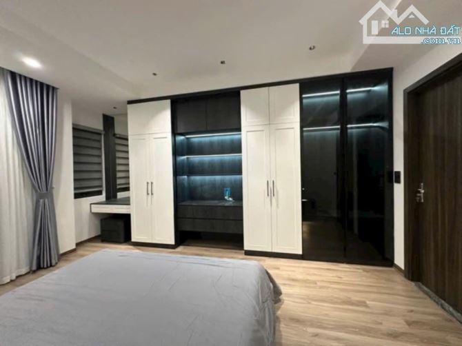 BÁN GẤP NHÀ HOÀNG NHƯ TIẾP - LONG BIÊN 48M x 7T, ÔTÔ, THANG MÁY, FULL NỘI THẤT. NHỈNH 9 TỶ - 4