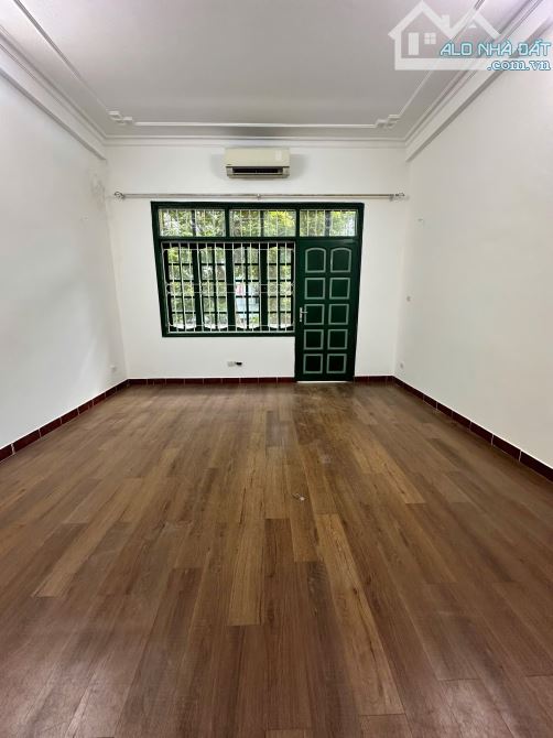 PHÂN LÔ TRUNG KÍNH TO 2 THOÁNG- Ô TÔ TRÁNH- VỈA HÈ- DÂN TRÍ CAO- 60m2, mt 5m- nhỉnh 25 tỷ - 4