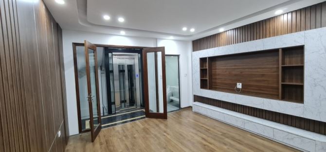 Bán nhà Bồ Đề,Long Biên 6 tầng,40m,mt4.5m gần oto,thang máy nhỉnh 8 tỷ - 4