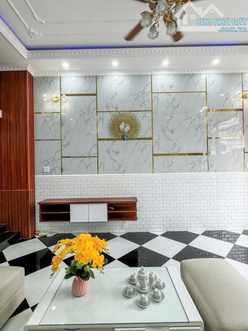 NHÀ 4 TẦNG - MỚI, KIẾN TRÚC TUYỆT ĐẸP MẶT TIỀN ĐƯỜNG NGUYỄN VĂN TRỖI,TO CAO NHẤT TUYẾN - 5