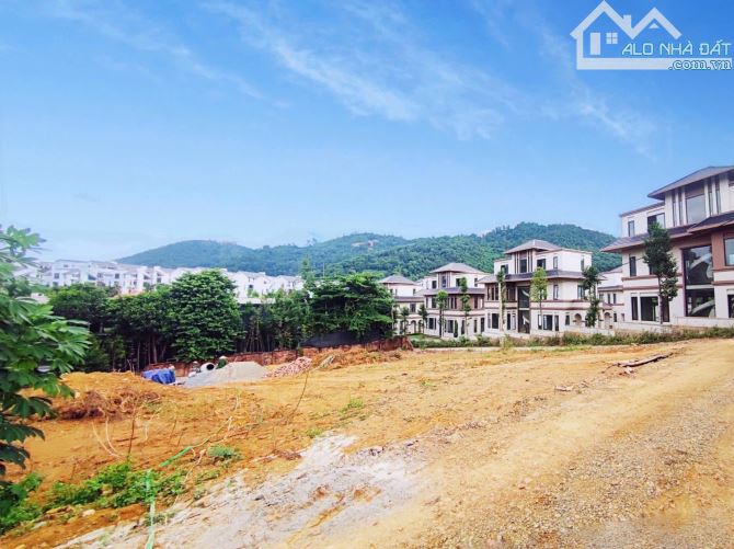 LÔ GÓC GẦN 500M2 ĐỐI DIỆN CỔNG SAU XANH VILLAS ĐẸP GIÁ TỐT - 5