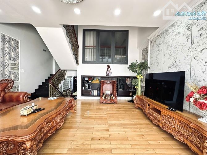 BÁN BIỆT THỰ 7 TẦNG- ĐẶNG VĂN NGỮ- Q.PHÚ NHUẬN- 100M2(5.7x17.5)- 6PN- ĐƯỜNG 8M- GARA ÔTÔ - 7