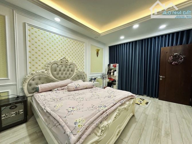 BÁN BIỆT THỰ 7 TẦNG- ĐẶNG VĂN NGỮ- Q.PHÚ NHUẬN- 100M2(5.7x17.5)- 6PN- ĐƯỜNG 8M- GARA ÔTÔ - 9