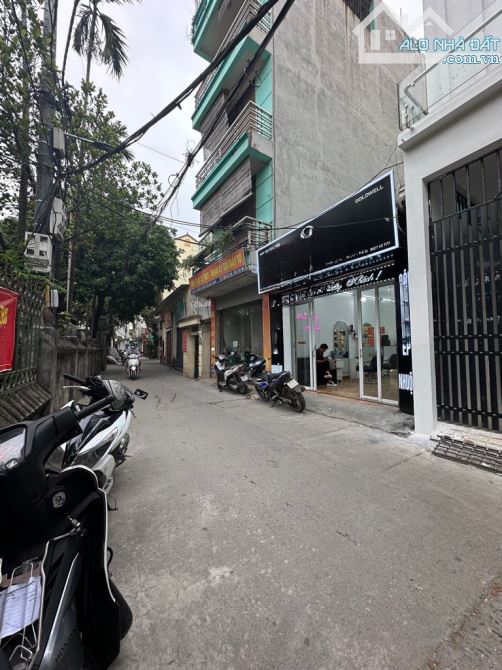 Bán nhà cầu diễn, mặt tiền kinh doanh, ô tô tránh