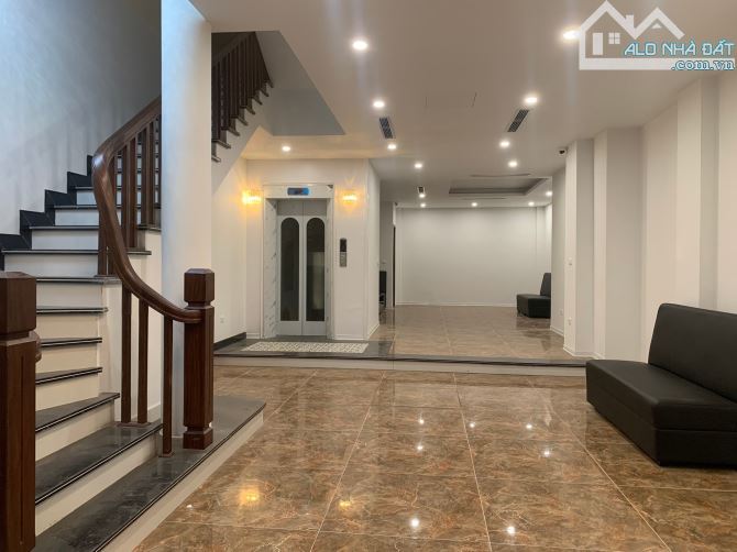 Bán nhà Trần Hưng Đạo, DT 115m x 8 tầng, mặt tiền 7.2m, gara ô tô, 59 tỷ đồng