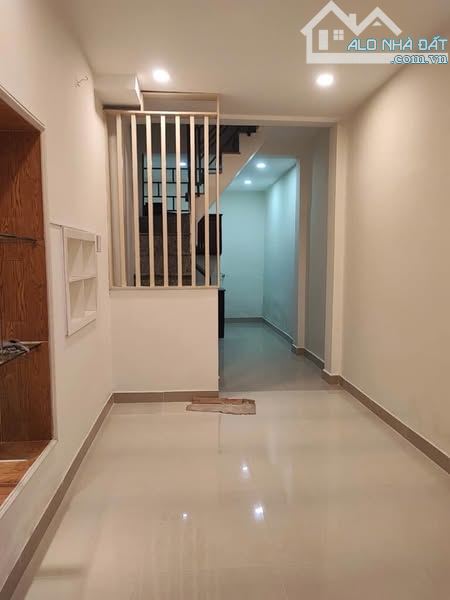 Nhà Nguyễn Du, Gò Vấp, 2Tầng, 30m2 - Giáp Bình Thạnh - Gần ĐH Công Nghiệp - Giá Nhỉnh 3 tỷ