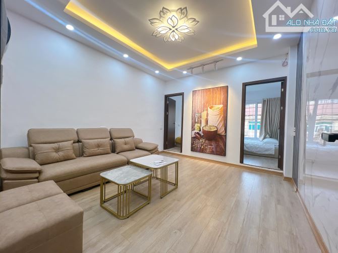 Bán nhà tập thể phố Phương Liệt, Trường Chinh, tầng 3, 60m2, 2 ngủ, 1 khách, giá 2,5 tỷ.