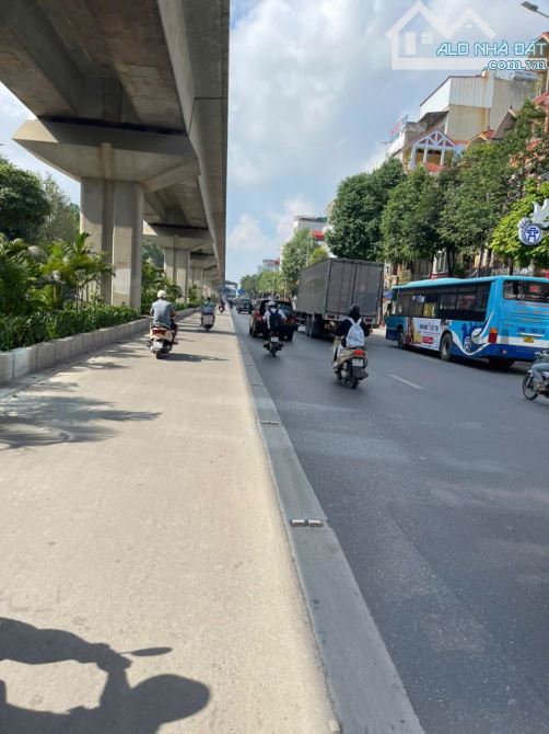 CẦN BÁN GẤP NHÀ QUANG TRUNG HÀ ĐÔNG, NHÀ SIÊU ĐẸP, Ô TÔ ĐỖ CỔNG, DT: 75M2, GIÁ 7,9 TỶ