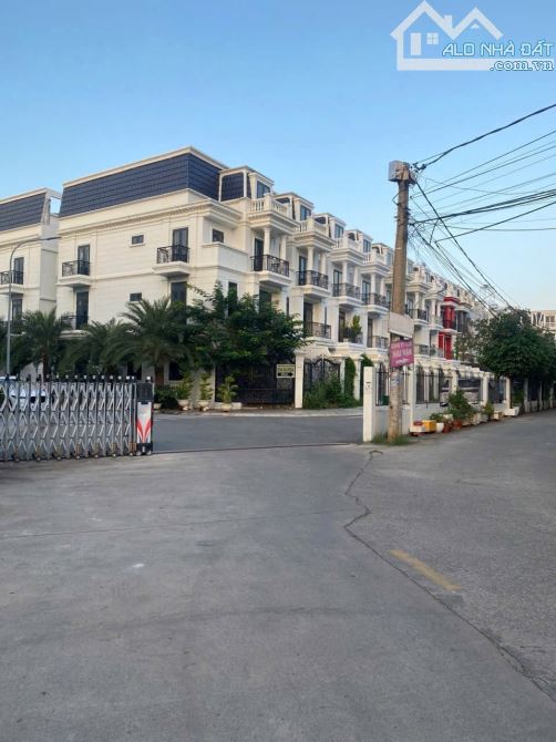 Bán Nhà 1 Trệt 3 Lầu KDC Tín Nghĩa P. Quang Vinh (sau Nhà Hàng Cây Dừa ) Khu Biệt Thự ViP